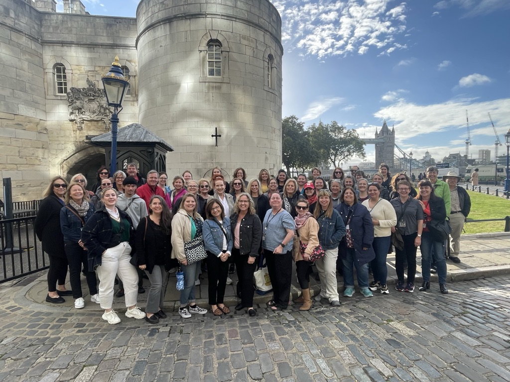 2023 Private Walking Tour of the Victoria and Albert Museum